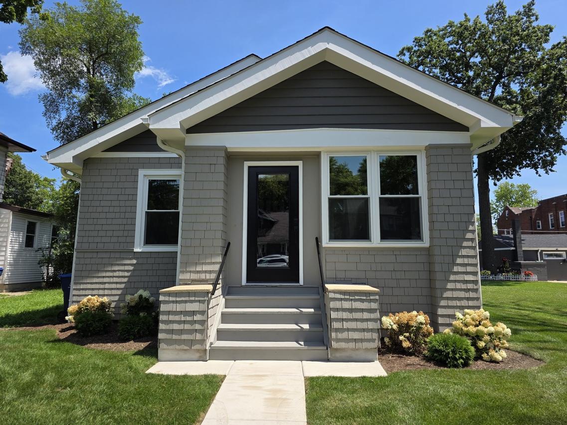 1819 Victoria Ave., North Chicago, IL 60064