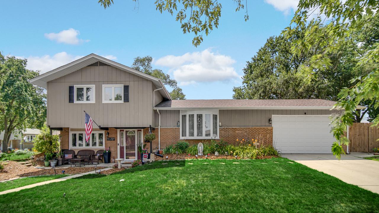 5524 La Palm Dr., Oak Forest, IL 60452