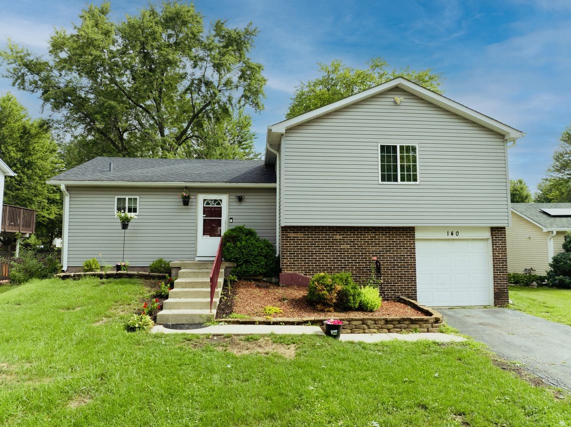 140 Thackeray Dr., Bolingbrook, IL 60440
