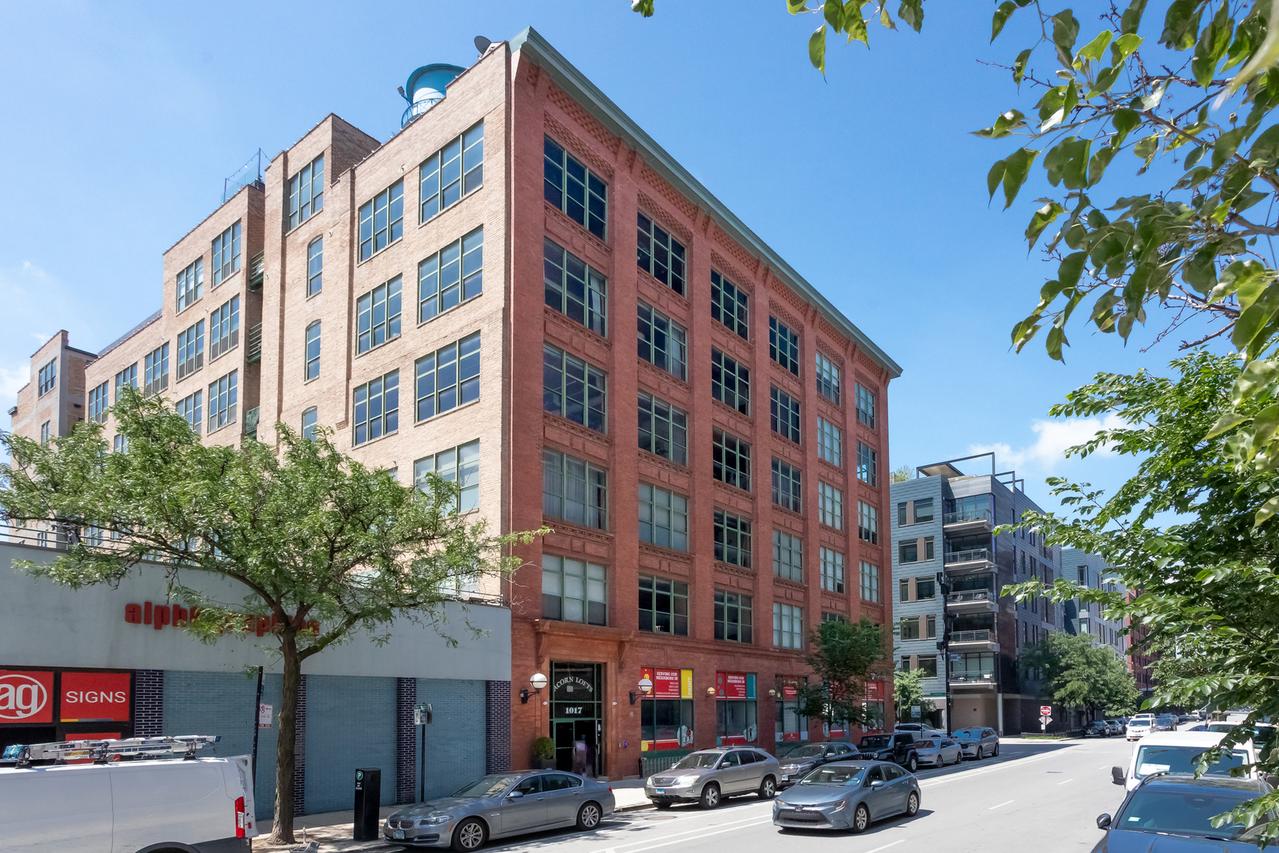 1017 W Washington Blvd. #2H, Chicago, IL 60607