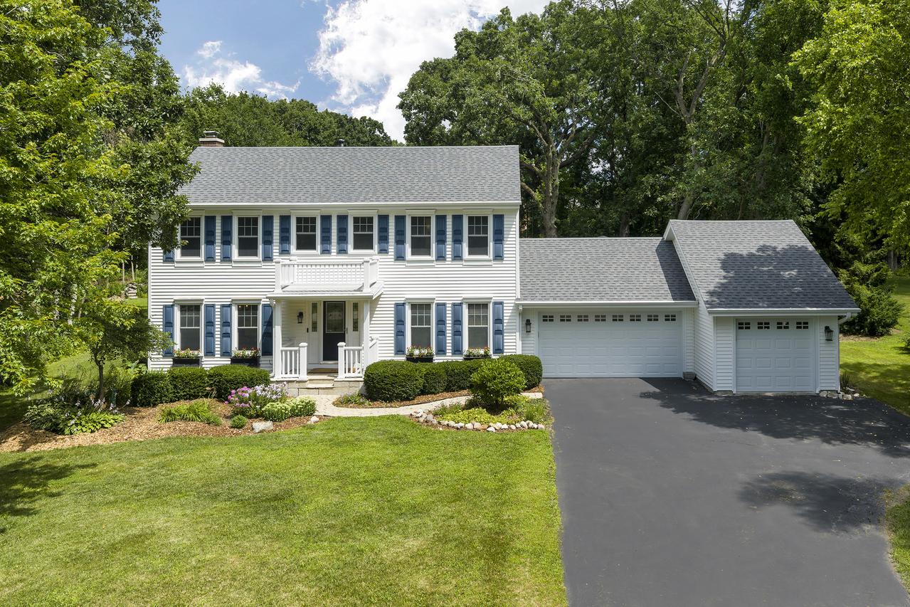 1768 White Fence Ln., Libertyville, IL 60048
