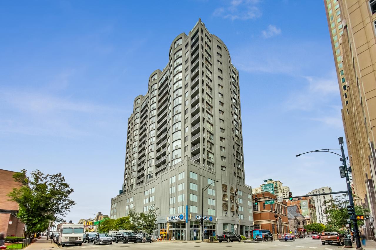 600 N Dearborn St. #1006, Chicago, IL 60605
