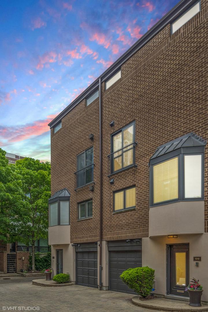 1318 N Sutton Pl., Chicago, IL 60610