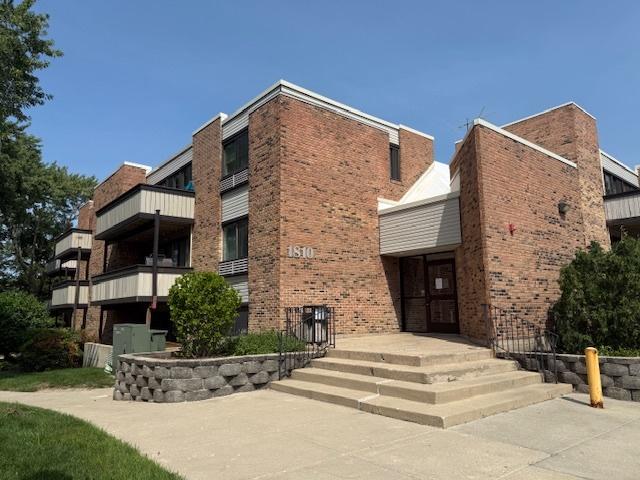1810 Hemlock Pl. #304, Schaumburg, IL 60173