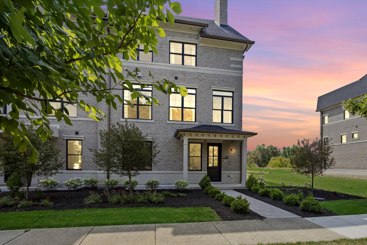 127 N Columbia Ave., Naperville, IL 60540