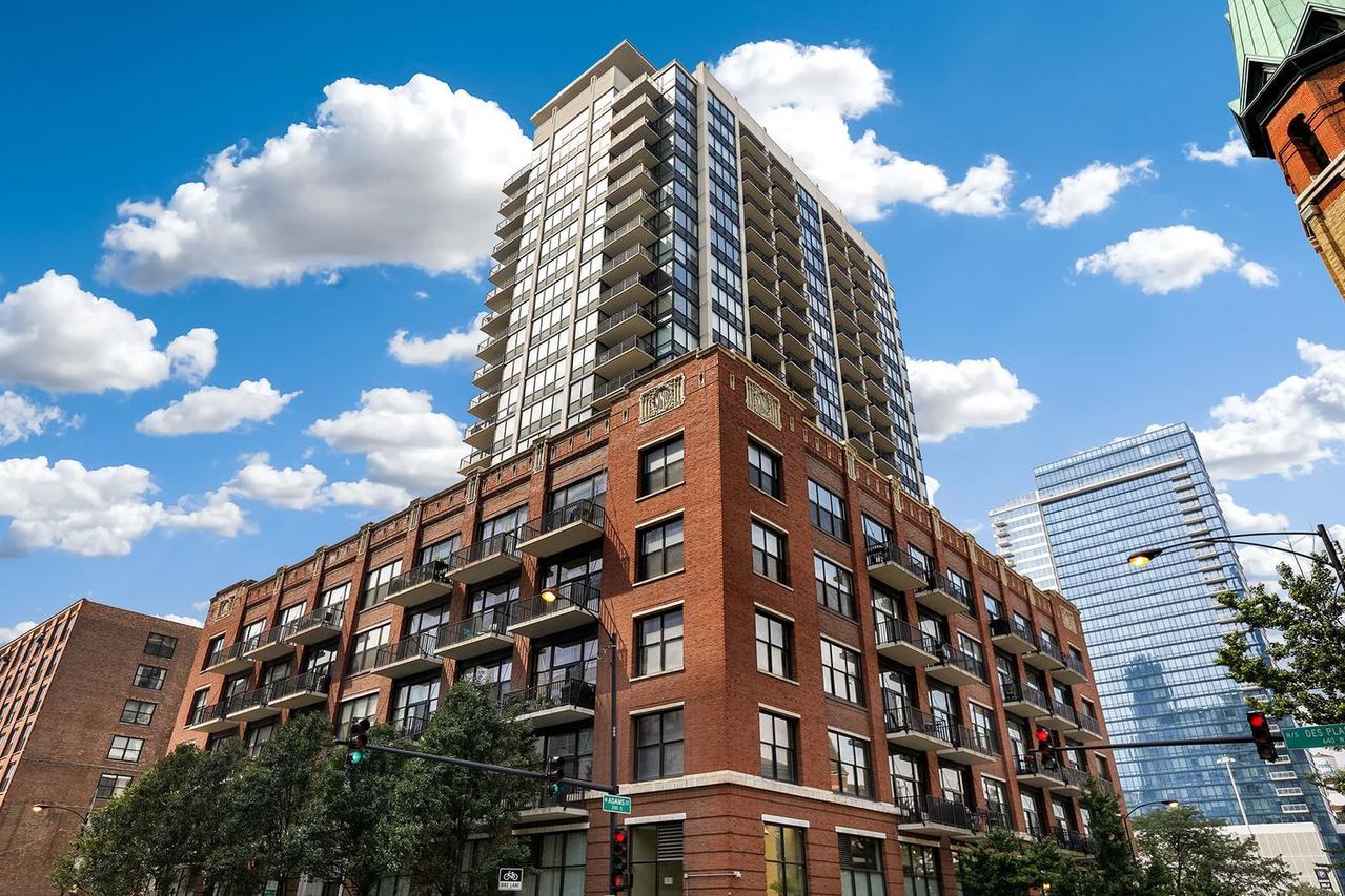 210 S Desplaines St. #601, Chicago, IL 60661