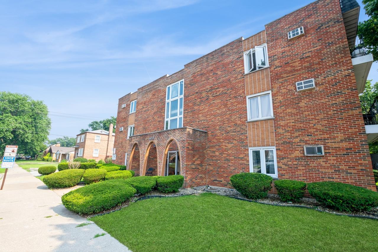 9721 S Cicero Ave. #1A, Oak Lawn, IL 60453