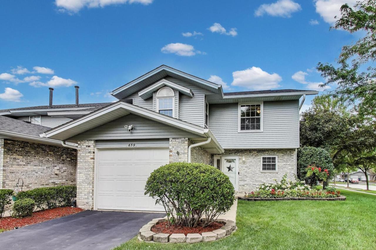 659 N Meadows Blvd., Addison, IL 60101