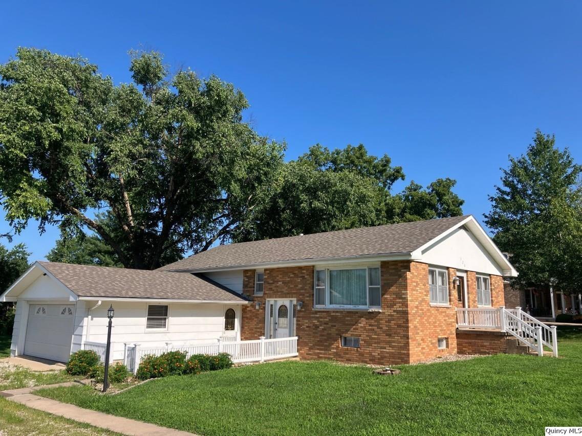328 N Illinois St, Camp Point, IL 62320