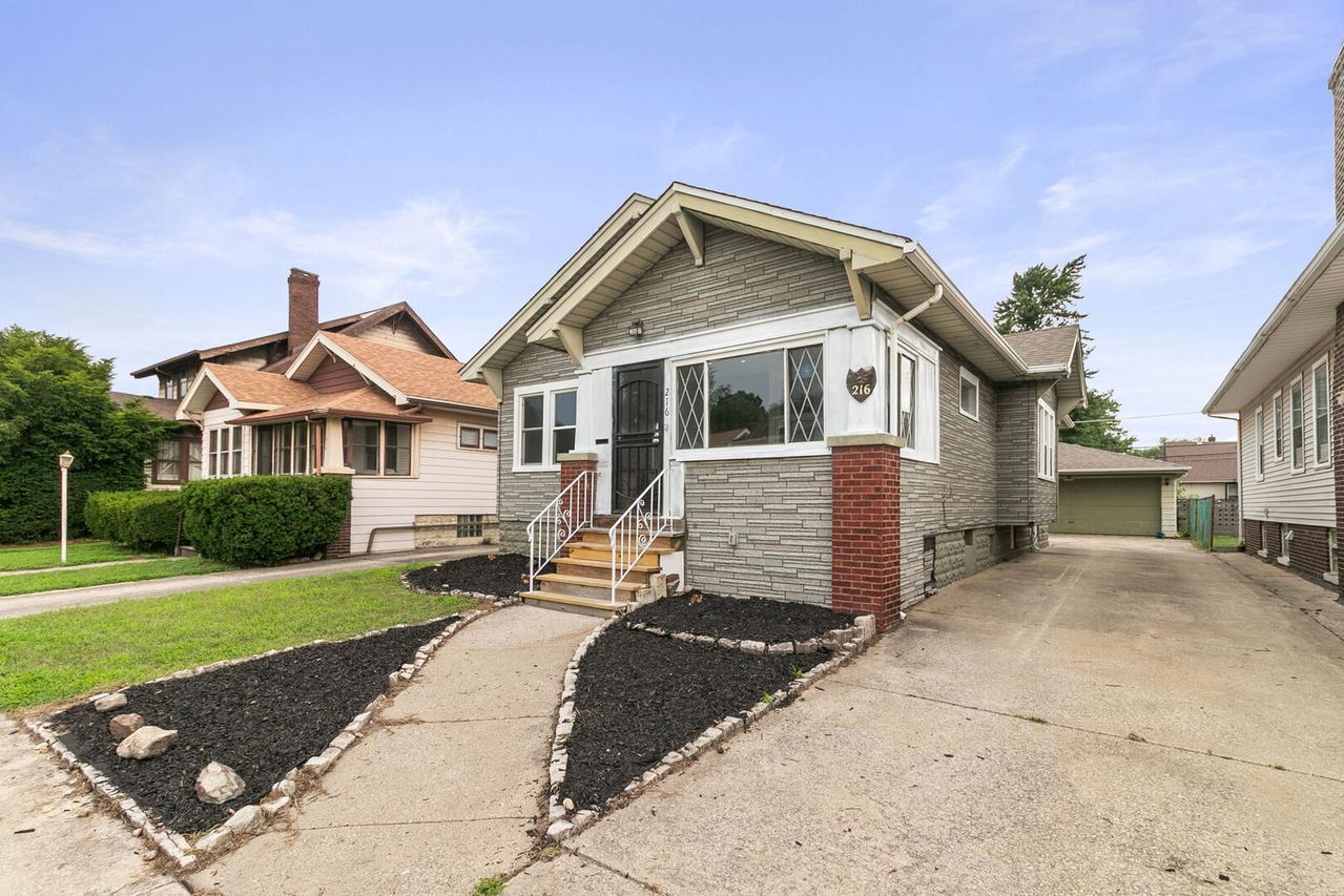 216 Warren St., Calumet City, IL 60409