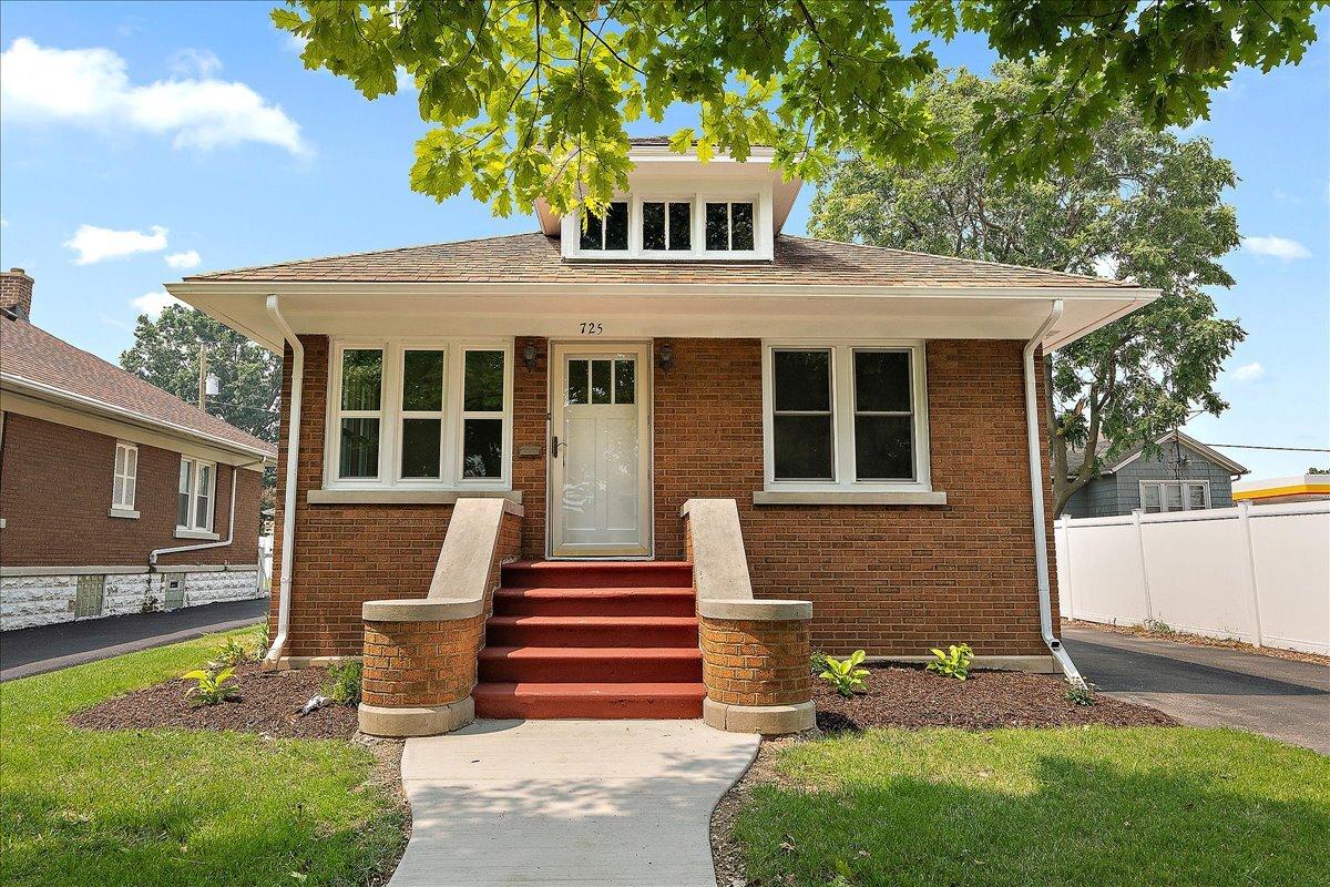 725 Clement St., Joliet, IL 60435