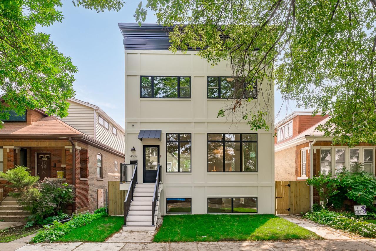 4537 N Karlov Ave., Chicago, IL 60630
