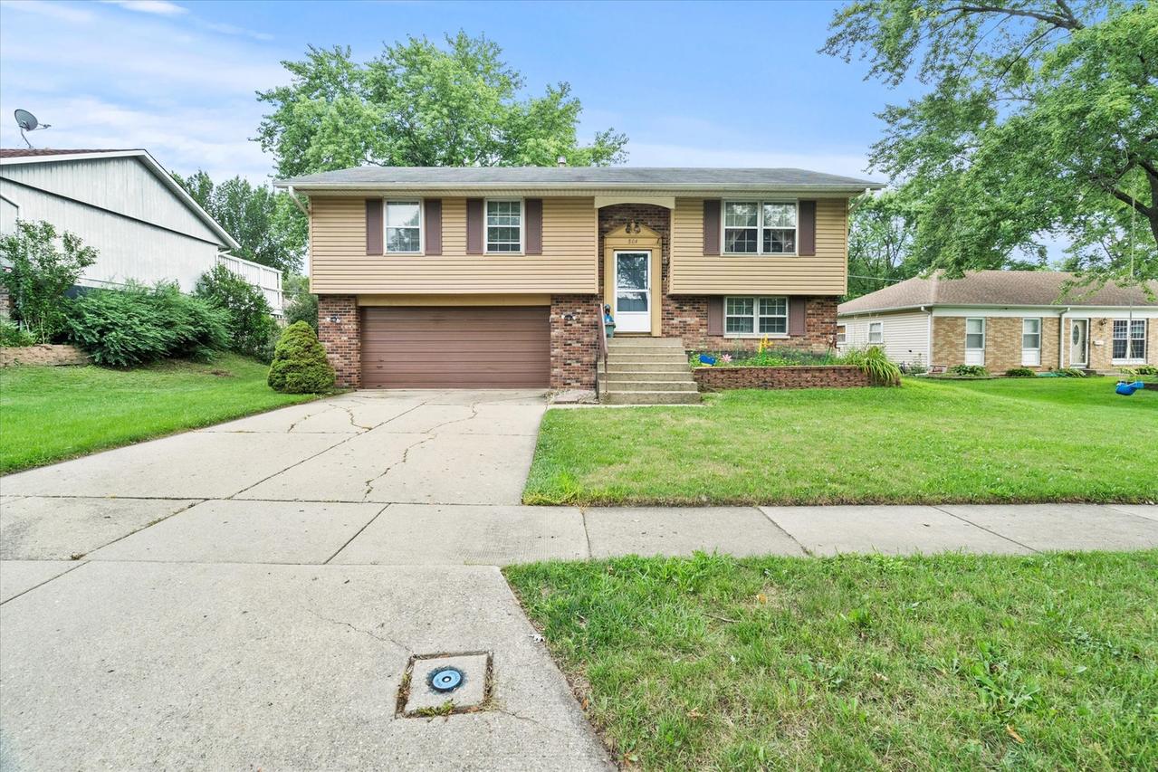 804 Bussey Ct., Streamwood, IL 60107