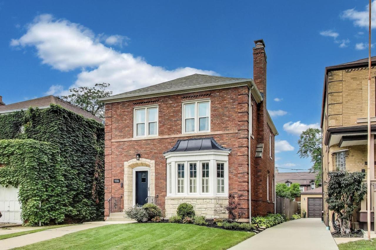 9336 S Leavitt St., Chicago, IL 60643