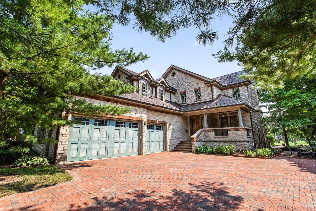 2421 Pomona Ln., Wilmette, IL 60091