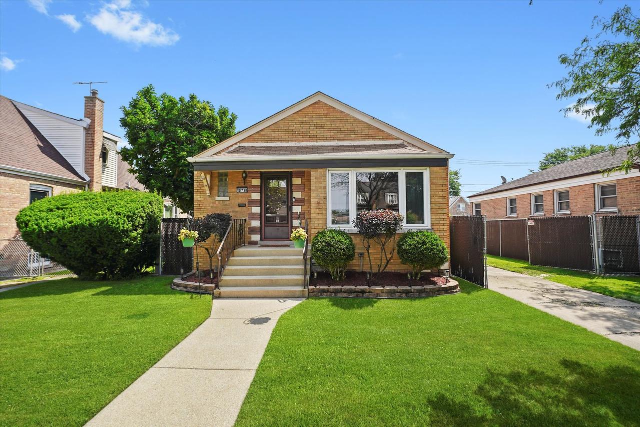 10729 S Central Park Ave., Chicago, IL 60655