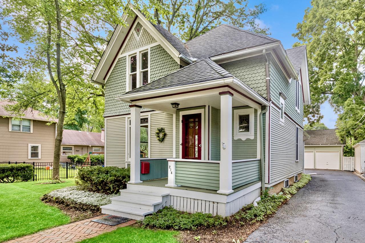 214 S 7th St., West Dundee, IL 60118