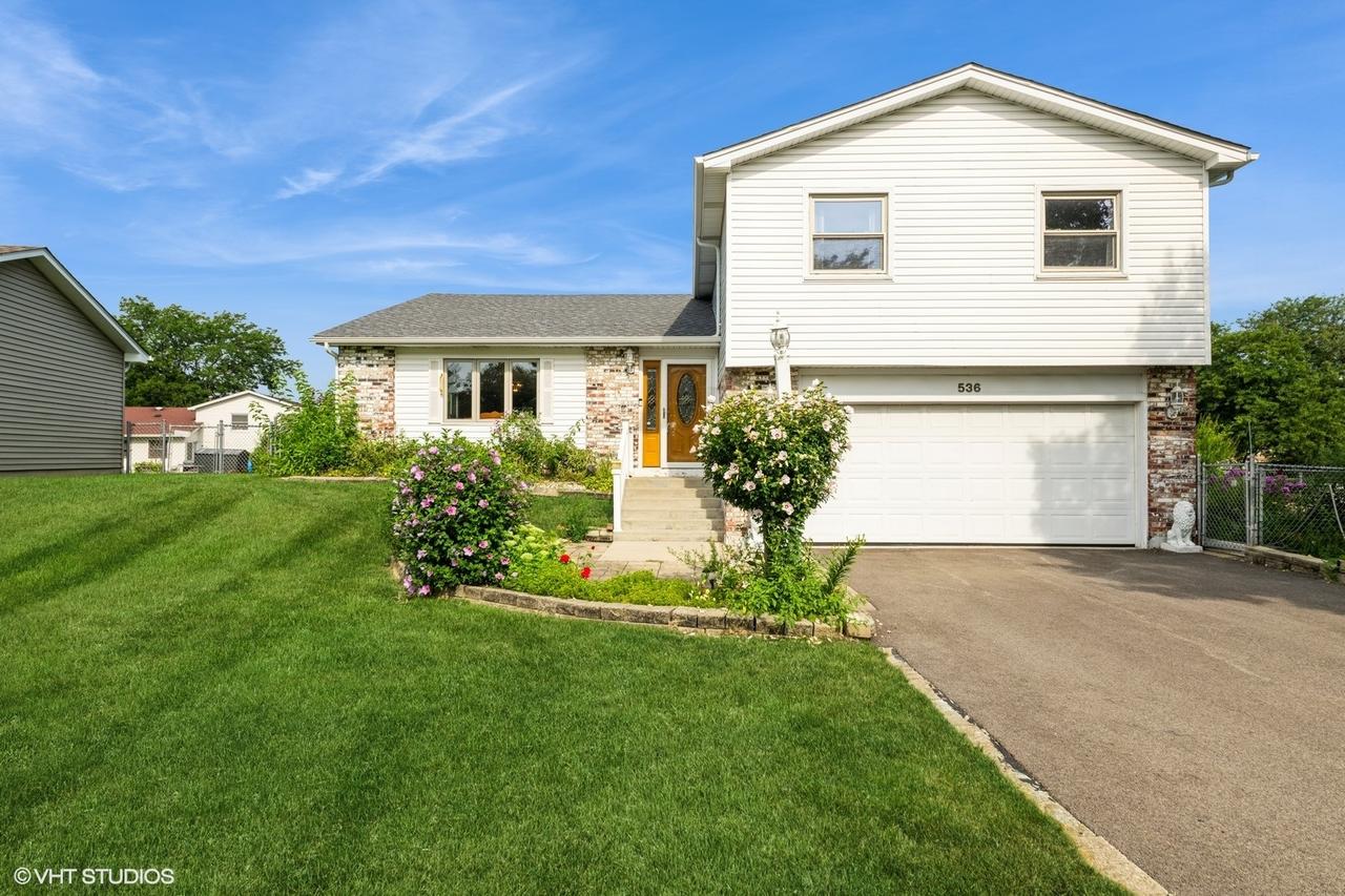536 Eagle View Dr., Carol Stream, IL 60188