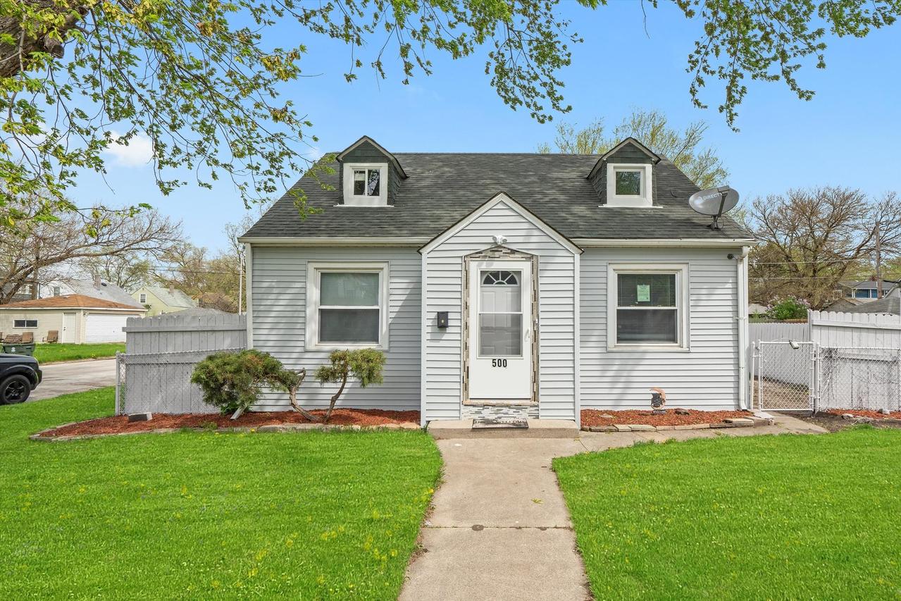 500 Engle St., Dolton, IL 60419
