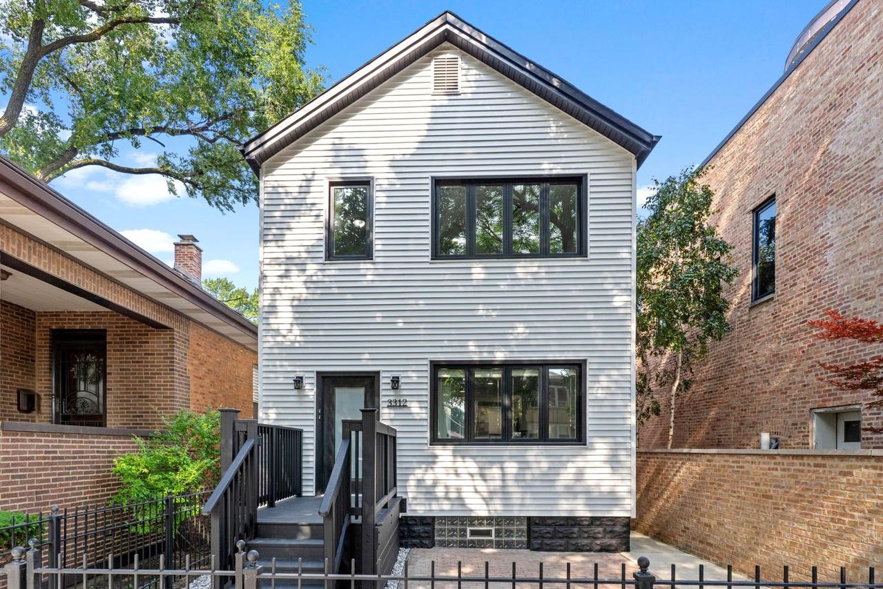 3312 S Emerald Ave., Chicago, IL 60616