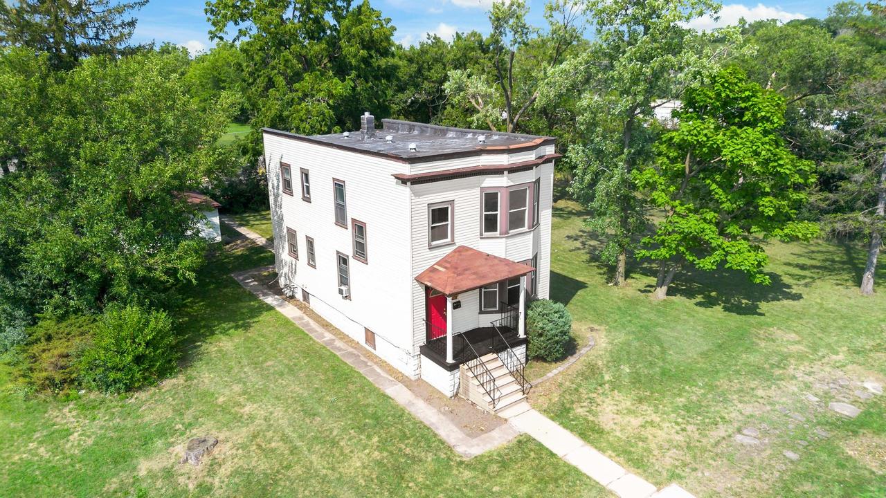 11 W 29th St., South Chicago Heights, IL 60411