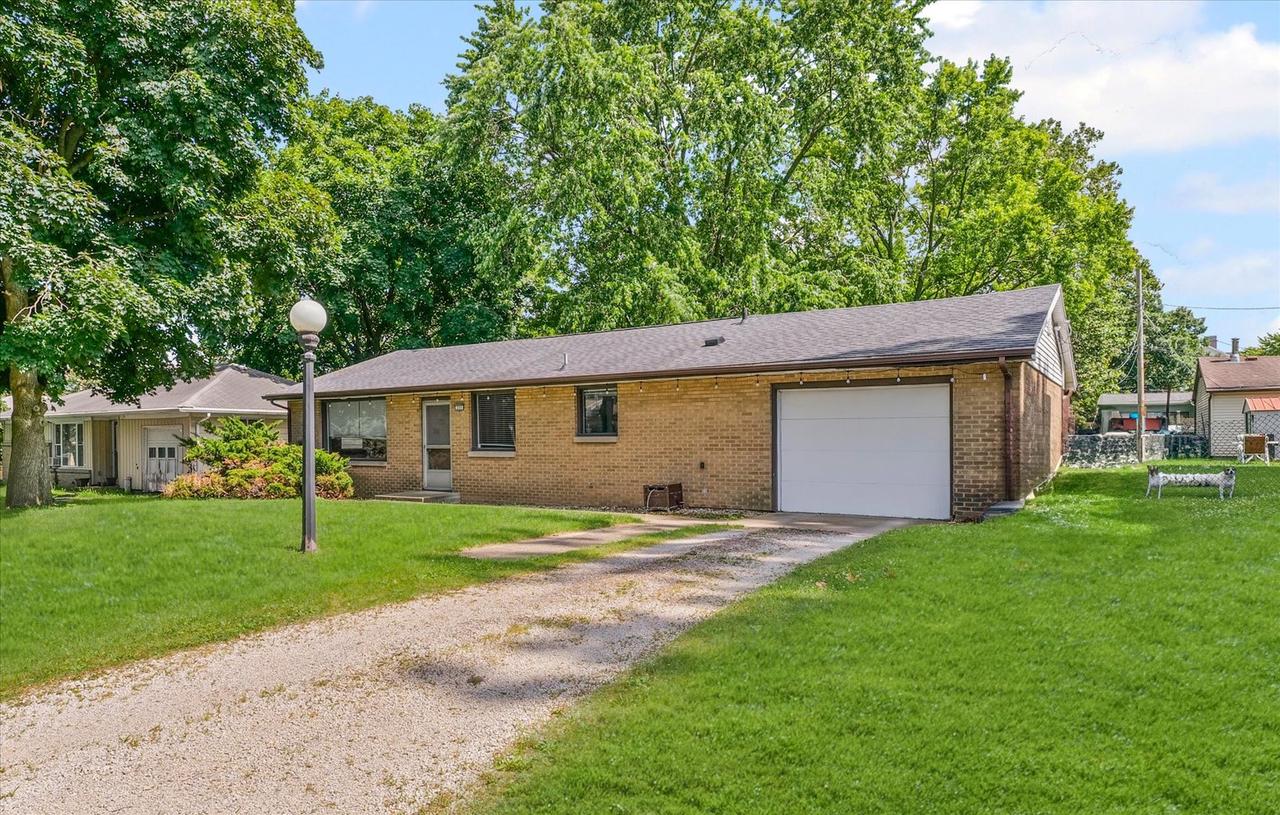205 Buena Vista Dr., Champaign, IL 61820