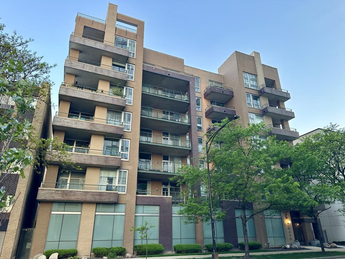 5430 N Sheridan Rd. #703, Chicago, IL 60640