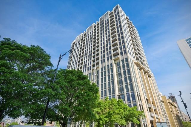700 N Larrabee St. #905, Chicago, IL 60654