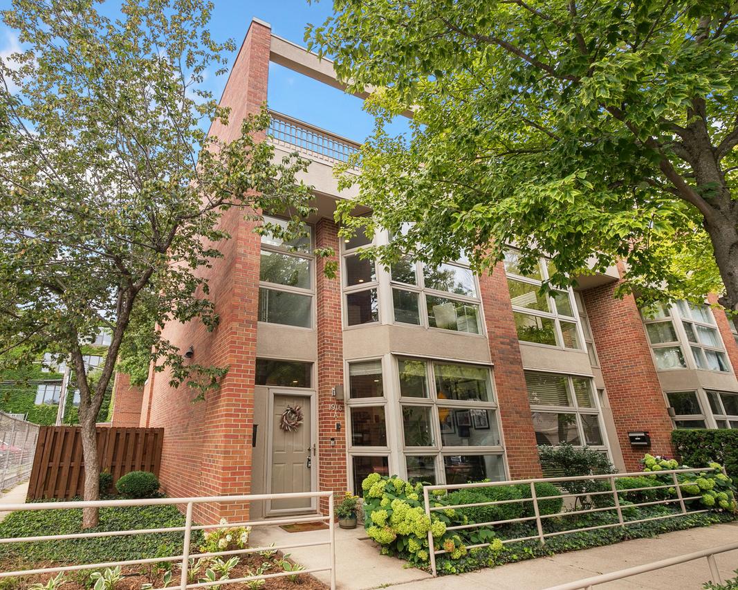 1916 N Maud Ave. #A, Chicago, IL 60614