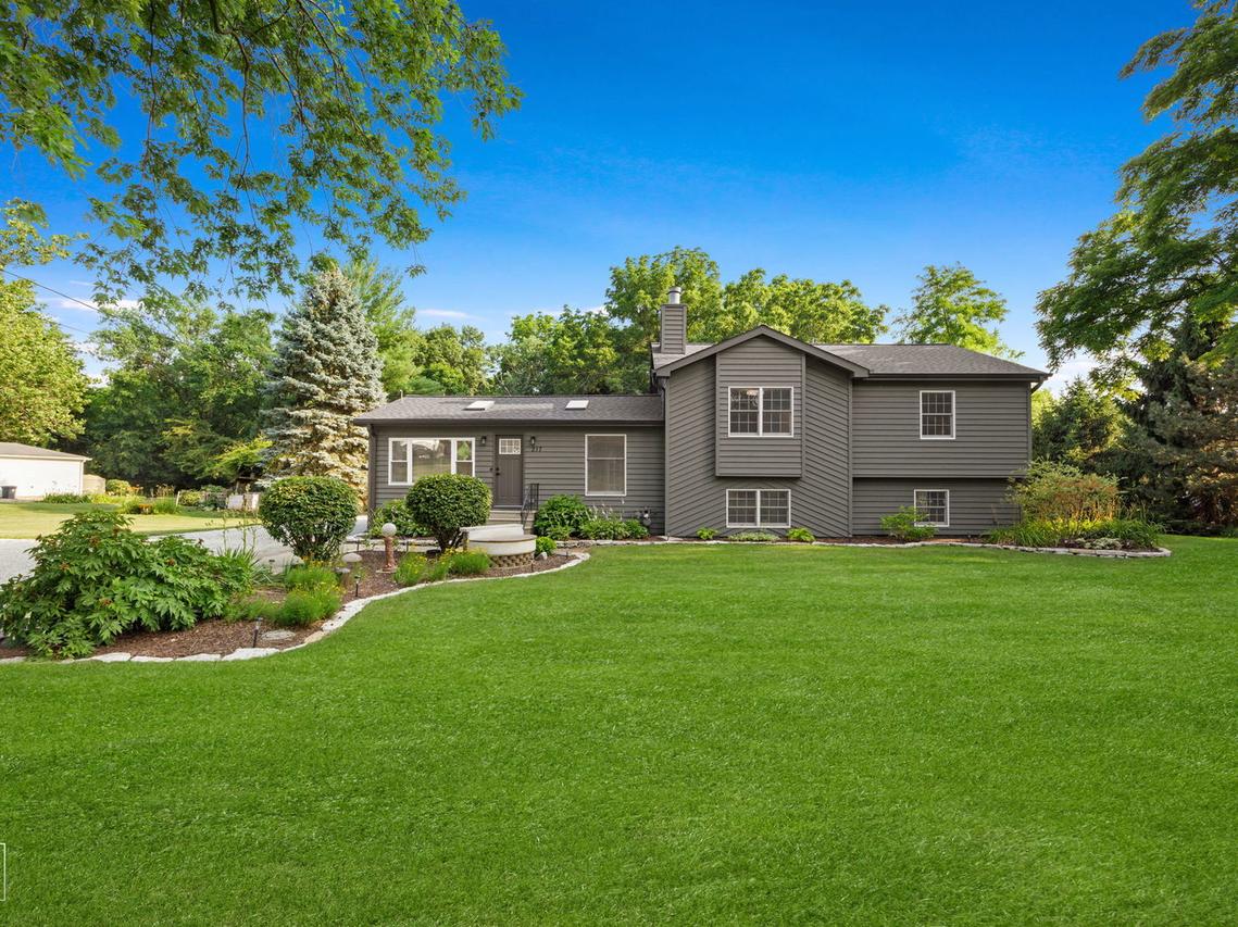 217 Bluff St., Lockport, IL 60441