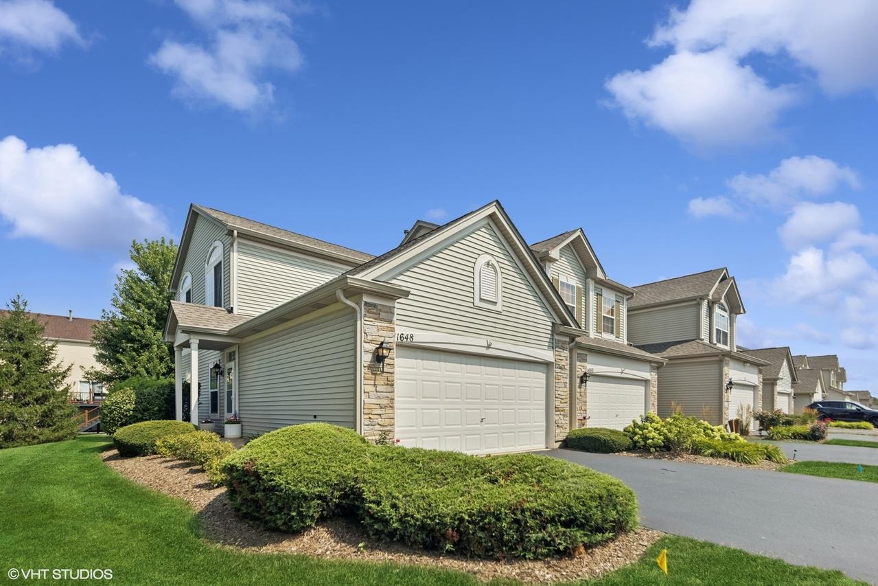1648 Fredericksburg Ln., Aurora, IL 60503