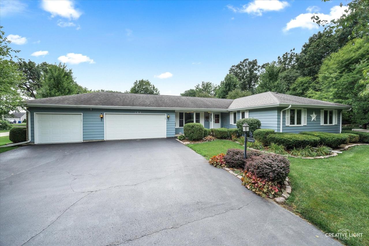 105 E Oak Knoll Dr., Hinckley, IL 60520