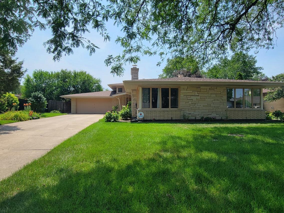 6715 W Wyandot Dr., Palos Heights, IL 60463