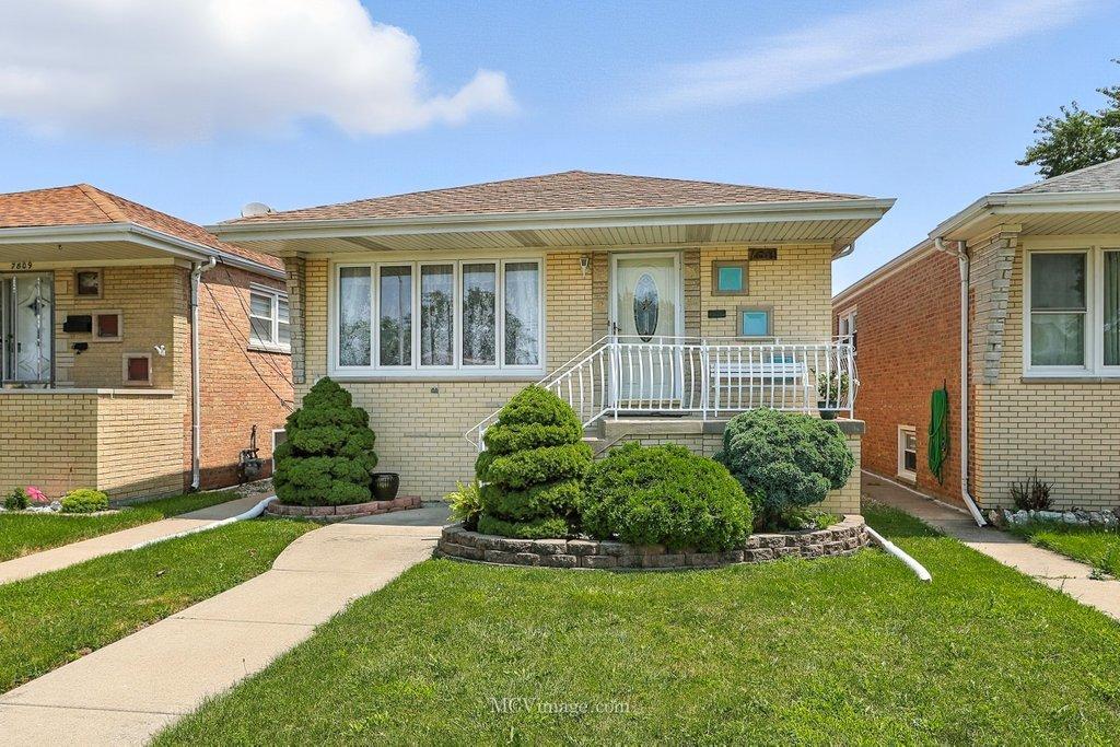 7811 Melvina Ave., Burbank, IL 60459