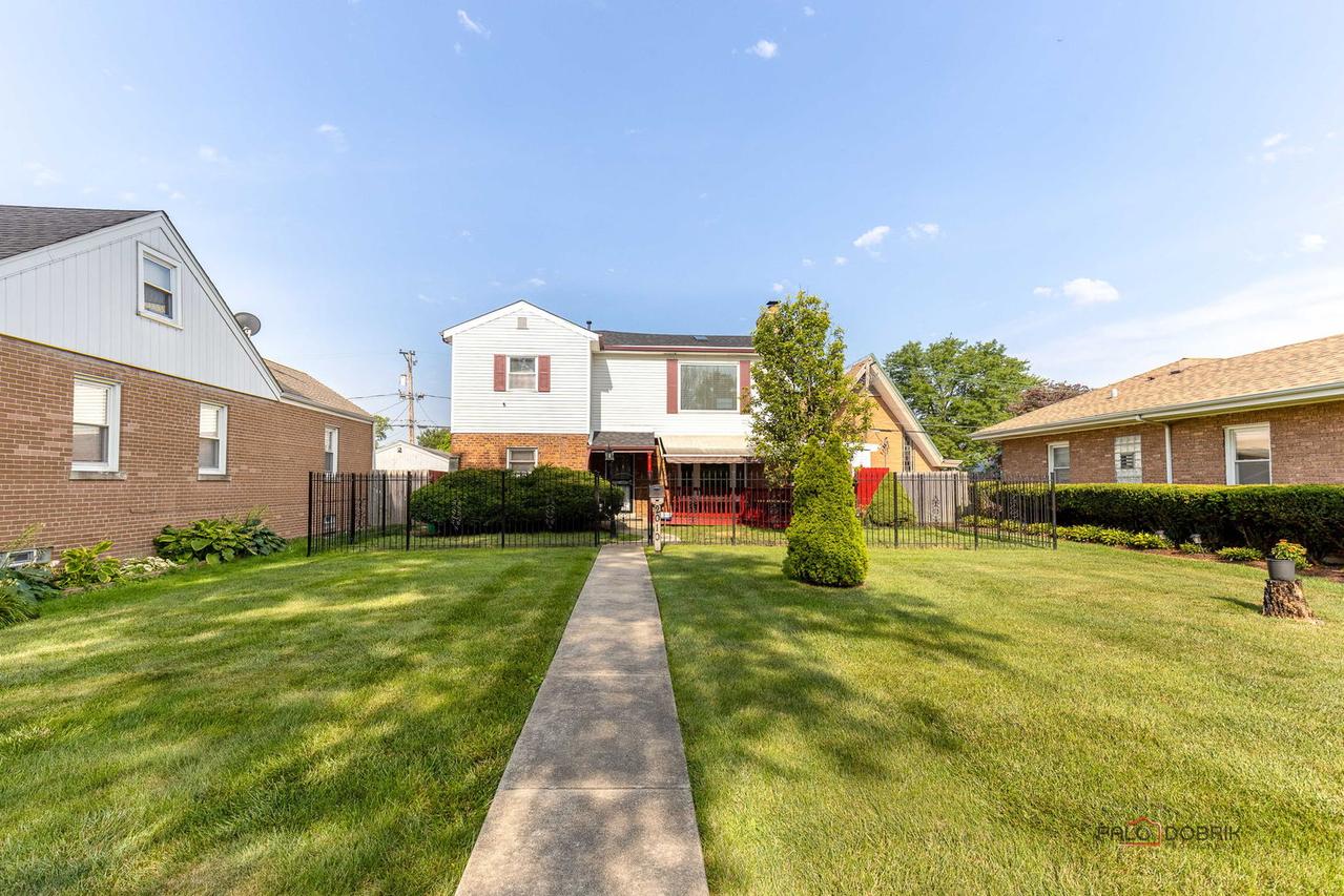2010 S 16th Ave., Broadview, IL 60155
