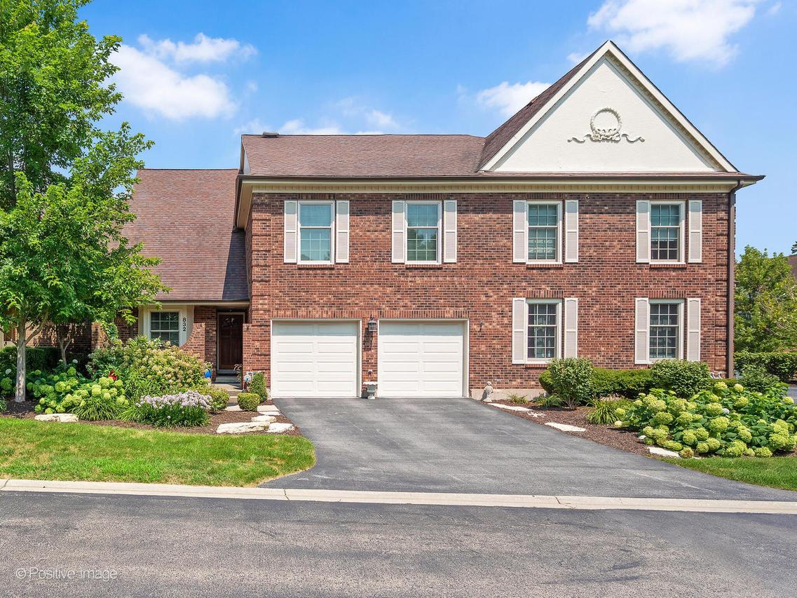 832 N Driveway Rd., Glen Ellyn, IL 60137