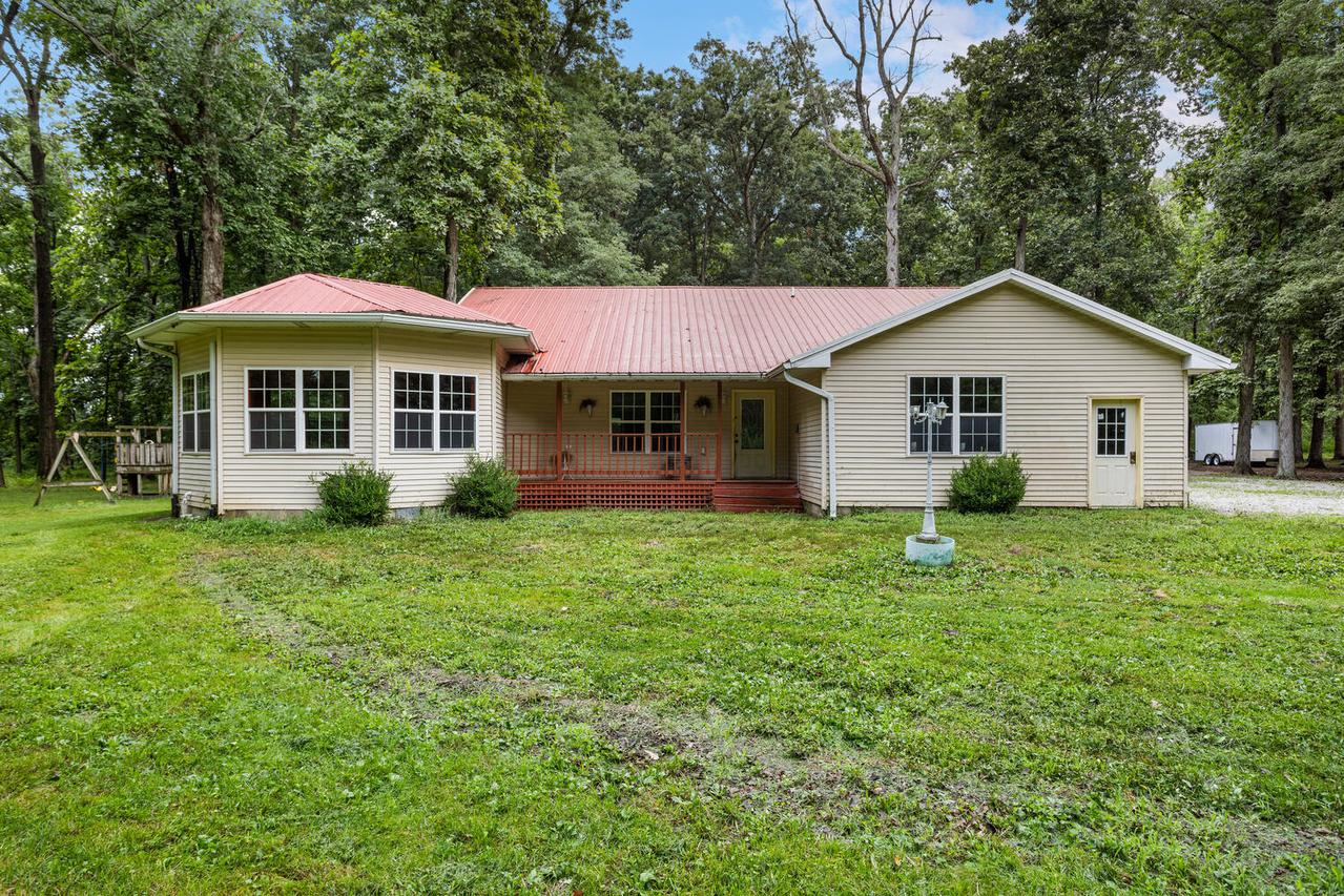 492 County Road 0, Sadorus, IL 61872