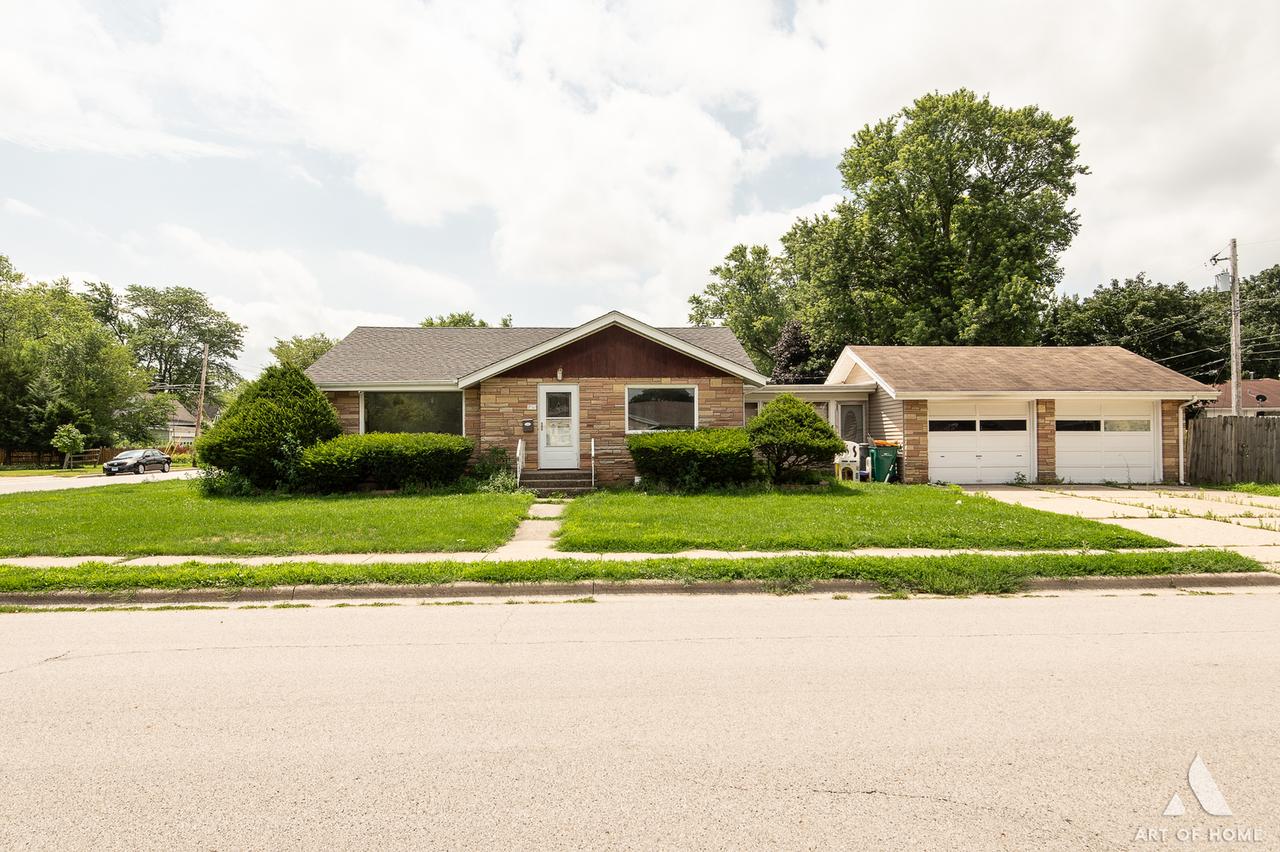 851 Washburn St., Elgin, IL 60123