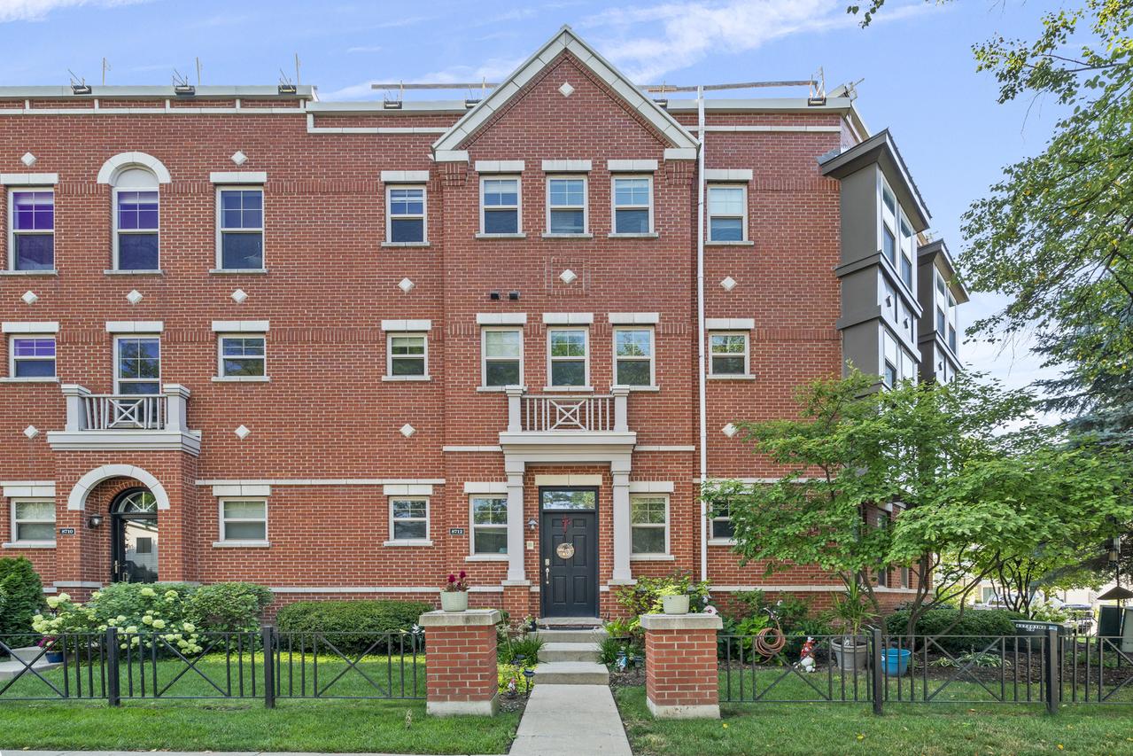 8712 Ferris Ave., Morton Grove, IL 60053