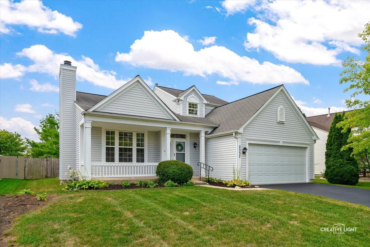 2337 Nantucket Ln., Elgin, IL 60123