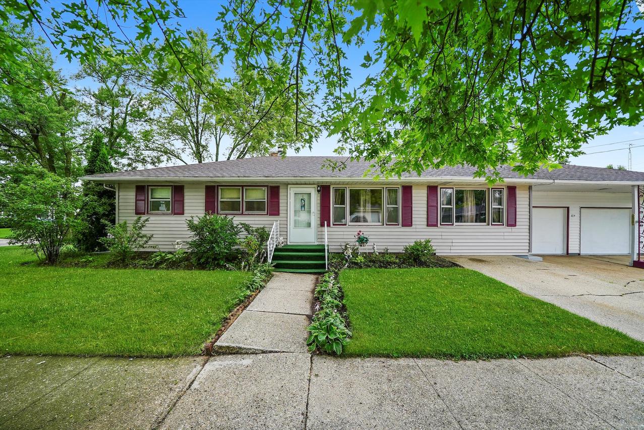 1000 6th St., Harvard, IL 60033
