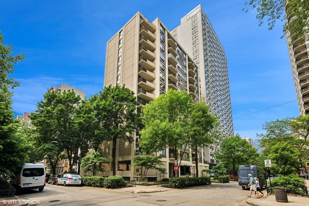 1450 N Astor St. #6B, Chicago, IL 60610