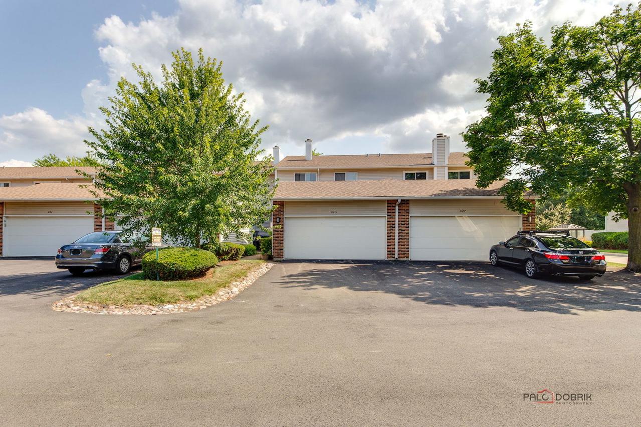 645 Martin Ln., Deerfield, IL 60015