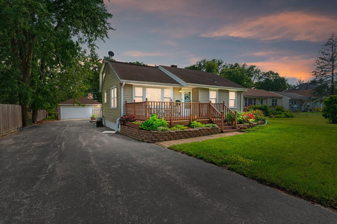 219 W Crystal Ave., Lombard, IL 60148