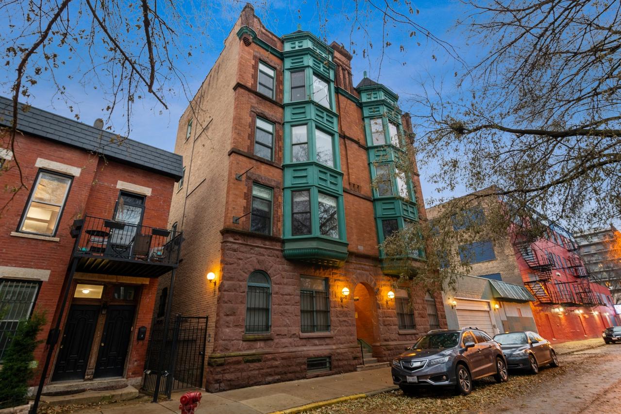 1500 N Orleans St. #3W, Chicago, IL 60610