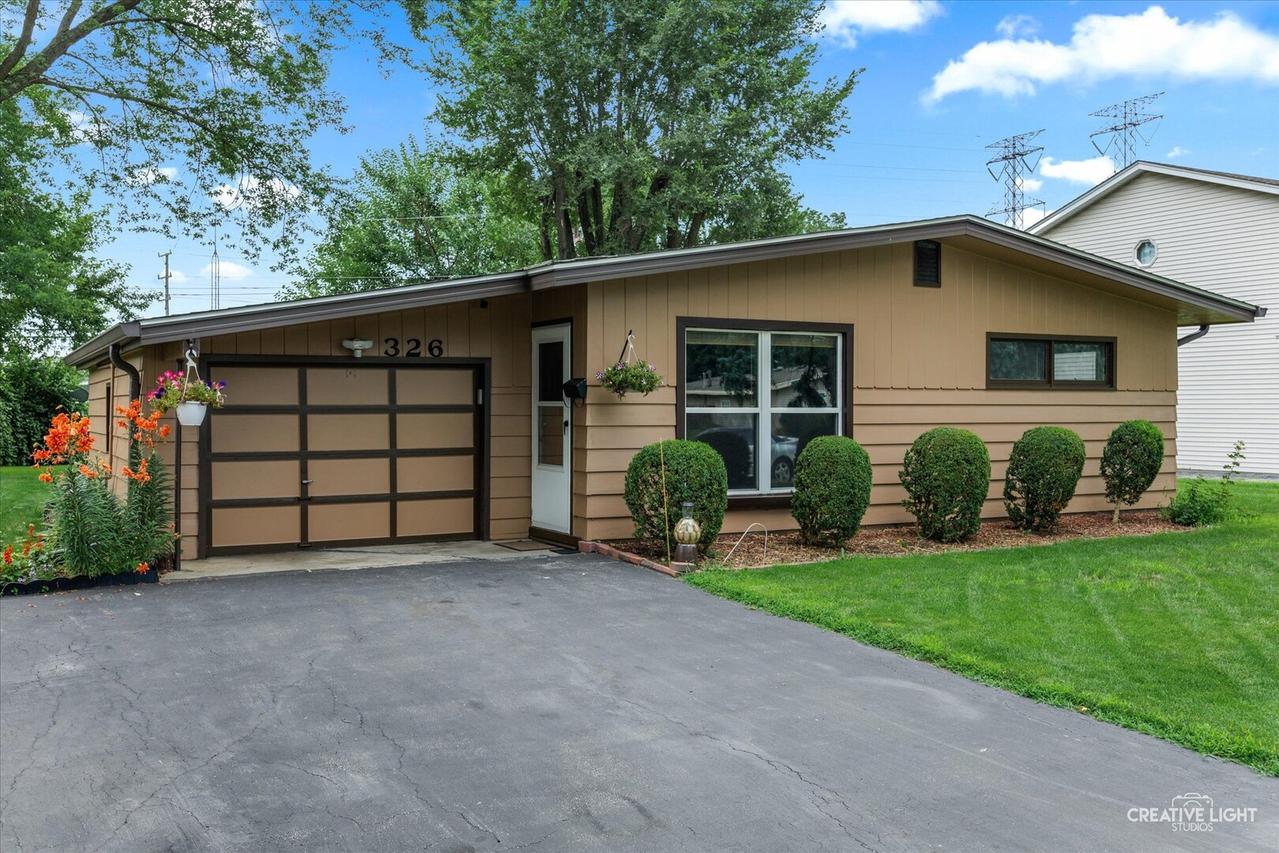 326 John St., North Aurora, IL 60542