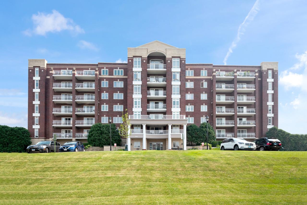 7061 W Touhy Ave. #502, Niles, IL 60714
