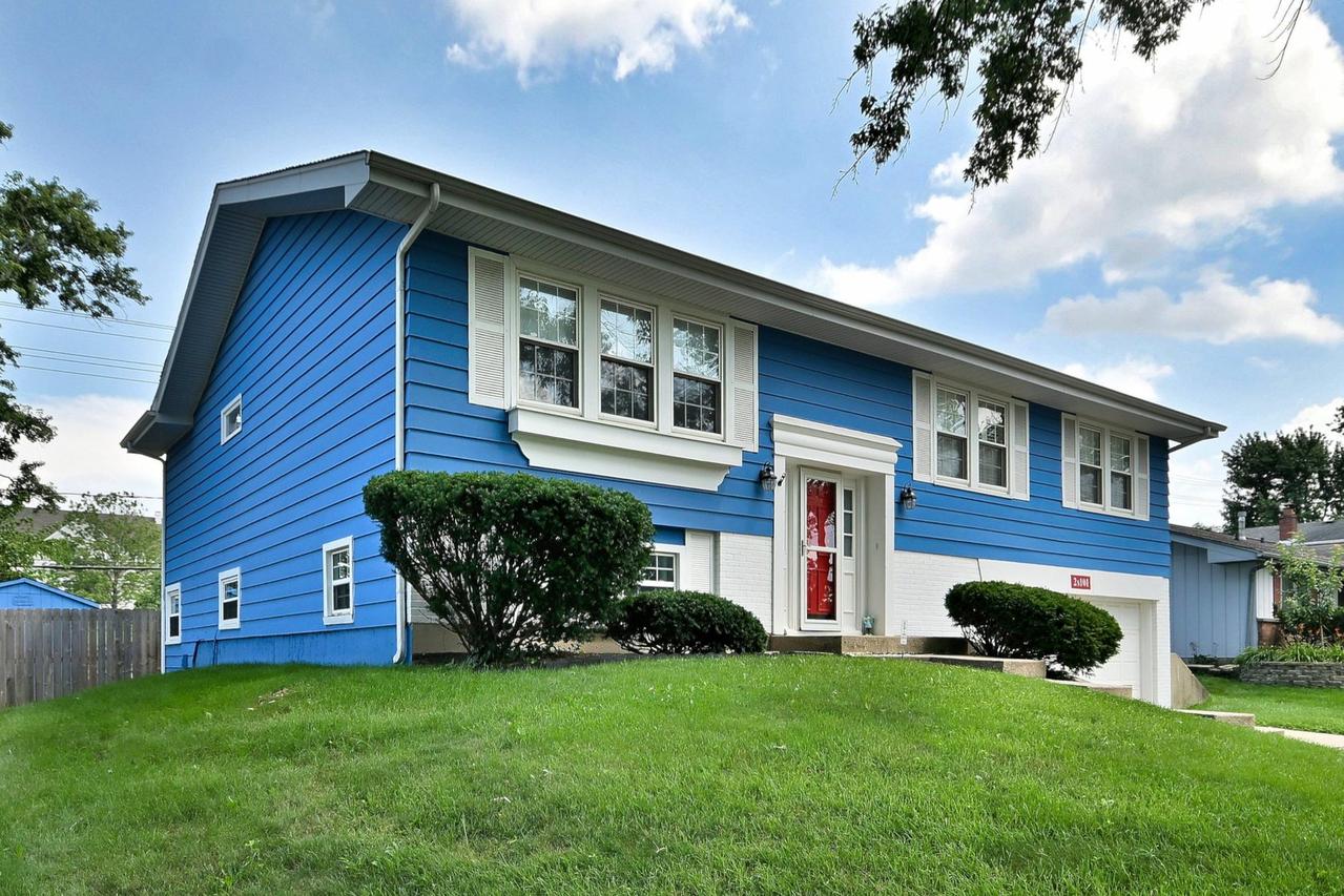 2S101 Avondale Ln., Lombard, IL 60148