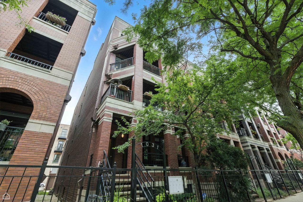 1031 W Monroe St. #4, Chicago, IL 60607