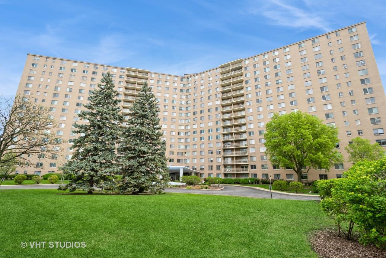 7061 N Kedzie Ave. #1008, Chicago, IL 60645